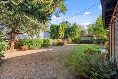 12055 SW Bruce Ln, Beaverton, OR 97008 - Photo 37