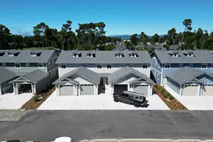 1585 37th St, Florence, OR 97439 - Photo 17