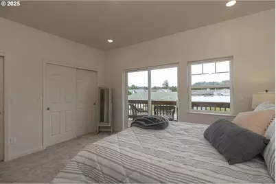 1585 37th St, Florence, OR 97439 - Photo 9