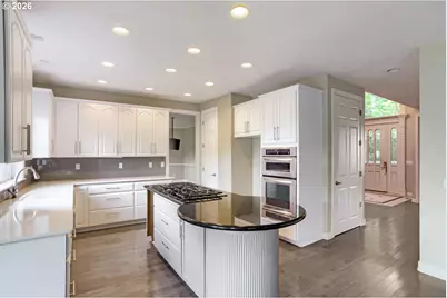 10585 NW Skyline Blvd, Portland, OR 97231 - Photo 11