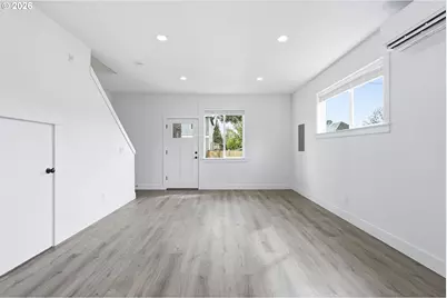 8655 SE Insley St, Portland, OR 97266 - Photo 9