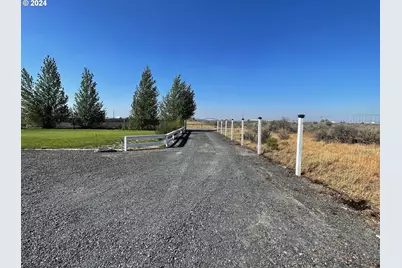 87722 Pinion Ln, Christmas Valley, OR 97641 - Photo 31