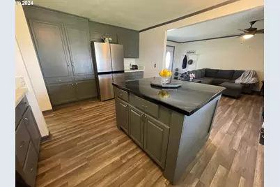 87722 Pinion Ln, Christmas Valley, OR 97641 - Photo 9