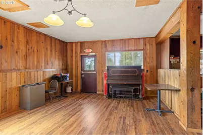 1030 W Central Blvd, Coquille, OR 97423 - Photo 9