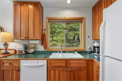 51 Thompson Trl, Goldendale, WA 98620 - Photo 7