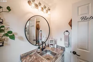 40166 Gates School Rd, Gates, OR 97346 - Photo 27