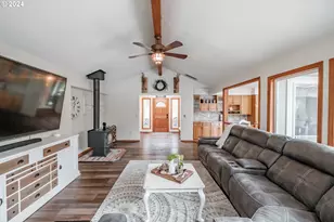 40166 Gates School Rd, Gates, OR 97346 - Photo 9