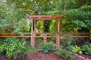 3425 Stark St, Eugene, OR 97404 - Photo 45