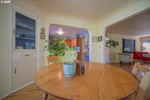 1052 W 10th Ave, Eugene, OR 97402 - Photo 13