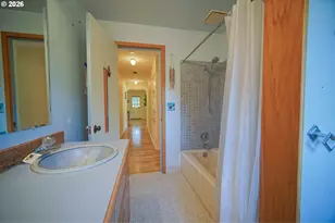 1052 W 10th Ave, Eugene, OR 97402 - Photo 31