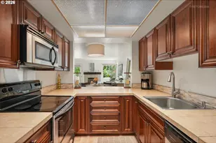 6605 W Burnside St, Portland, OR 97210 - Photo 13