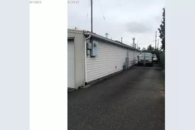 4916 NE 100th Ave, Portland, OR 97220 - Photo 3