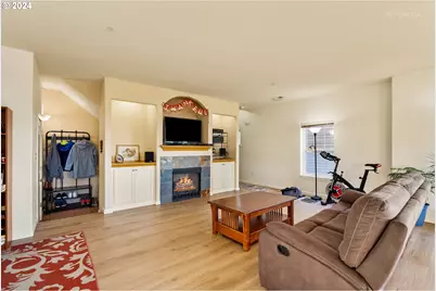 1030 SW 170th Ave #200, Beaverton, OR 97003 - Photo 5