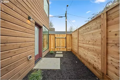 3530 N Borthwick Ave #2, Portland, OR 97227 - Photo 11