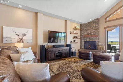 13501 SW Riggs Rd, Powell Butte, OR 97753 - Photo 7