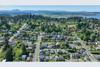1374 Parker Pl, Astoria, OR 97103 - Photo 33