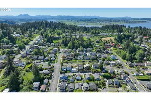1374 Parker Pl, Astoria, OR 97103 - Photo 33