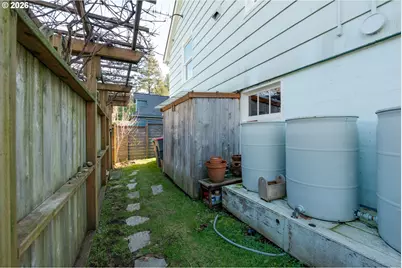 1374 Parker Pl, Astoria, OR 97103 - Photo 25