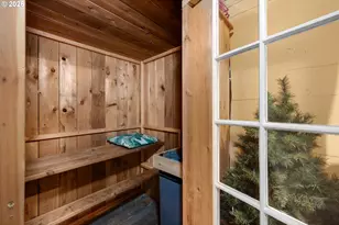 1374 Parker Pl, Astoria, OR 97103 - Photo 23