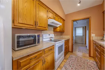 341 Combs Cir, Yachats, OR 97498 - Photo 9