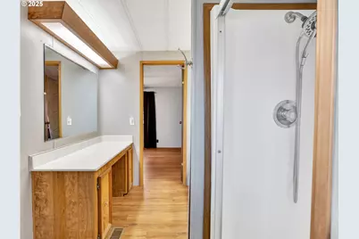 21100 NE Sandy Blvd #62, Fairview, OR 97024 - Photo 23