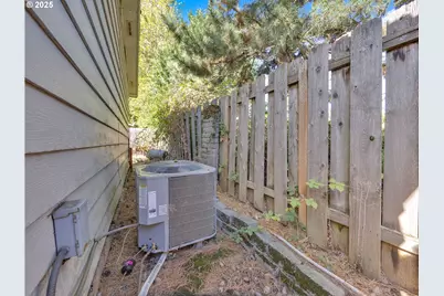 21100 NE Sandy Blvd #62, Fairview, OR 97024 - Photo 35