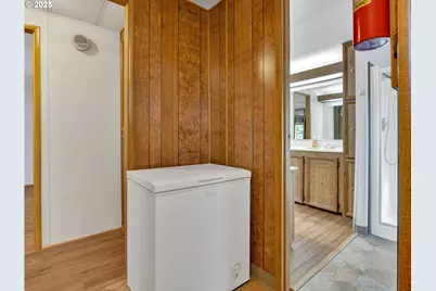 21100 NE Sandy Blvd #62, Fairview, OR 97024 - Photo 27