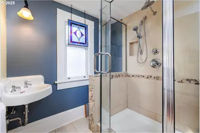 7006 S Virginia Ave, Portland, OR 97219 - Photo 23