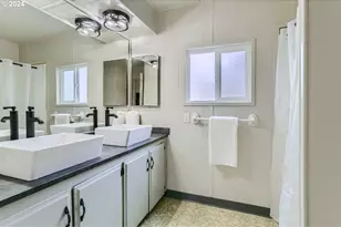 2681 SE River Rd, Hillsboro, OR 97123 - Photo 9