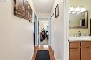 1830 NE Hogan Dr, Gresham, OR 97030 - Photo 23