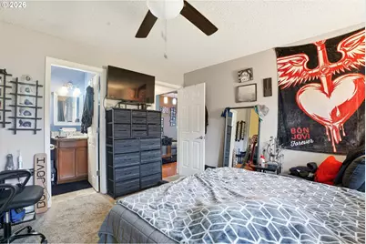 1830 NE Hogan Dr, Gresham, OR 97030 - Photo 17