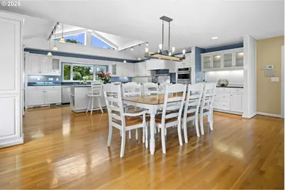 17849 Upper Cherry Ln, Lake Oswego, OR 97034 - Photo 11