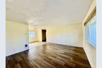 3970 Marshall Ave, Eugene, OR 97402 - Photo 5