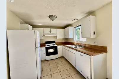 3970 Marshall Ave, Eugene, OR 97402 - Photo 9