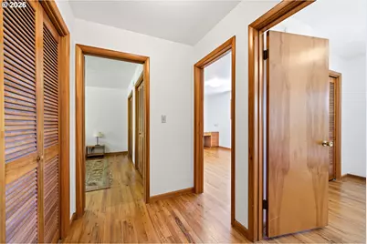 549 NW 19th St, McMinnville, OR 97128 - Photo 17