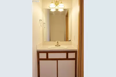 2309 SE 90th Ave, Portland, OR 97216 - Photo 9