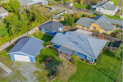 1713 Maple St, Myrtle Point, OR 97458 - Photo 1