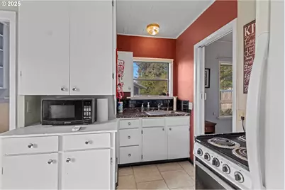 1713 Maple St, Myrtle Point, OR 97458 - Photo 33