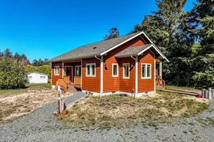 1310 Riverside Dr NE, Bandon, OR 97411 - Photo 5