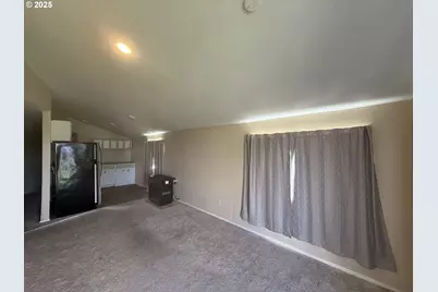 110 SE Darrell Ave, Winston, OR 97496 - Photo 11