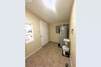 110 SE Darrell Ave, Winston, OR 97496 - Photo 21