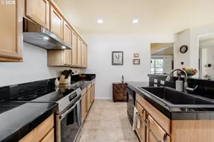 3667 SE Alexander St, Hillsboro, OR 97123 - Photo 13