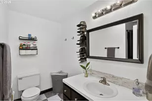 18436 SE Stephens Cir, Portland, OR 97233 - Photo 13