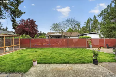 18436 SE Stephens Cir, Portland, OR 97233 - Photo 19
