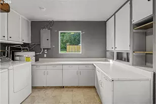 12905 SE Oatfield Rd, Milwaukie, OR 97222 - Photo 13