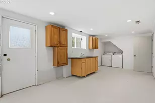 12802 SE Knapp St, Portland, OR 97236 - Photo 37