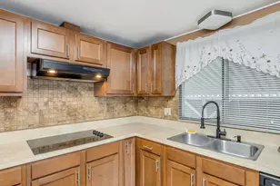21100 NE Sandy Blvd, Fairview, OR 97024 - Photo 11
