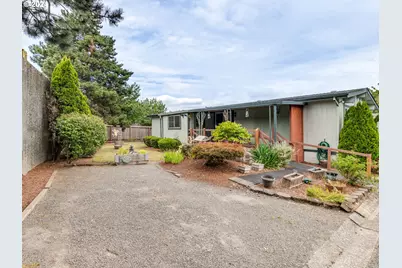 21100 NE Sandy Blvd #18, Fairview, OR 97024 - Photo 29