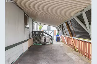 21100 NE Sandy Blvd #18, Fairview, OR 97024 - Photo 33