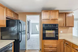 21100 NE Sandy Blvd, Fairview, OR 97024 - Photo 9